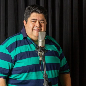 Fim de semana prolongado tem show de pop, espetáculos em Libras e palhaçaria no Sesc Thermas